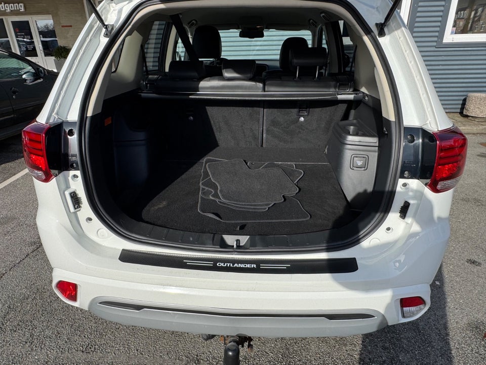 Mitsubishi Outlander 2,4 PHEV Intense CVT 4WD 5d