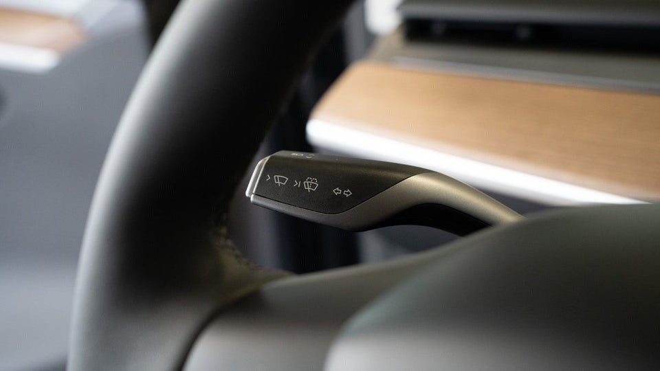 Tesla Model Y RWD 5d