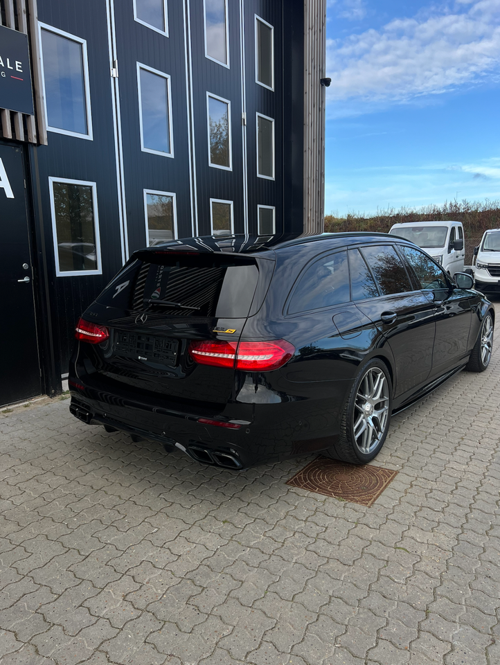 Mercedes E63 4,0 AMG stc. aut. 4Matic+ 5d