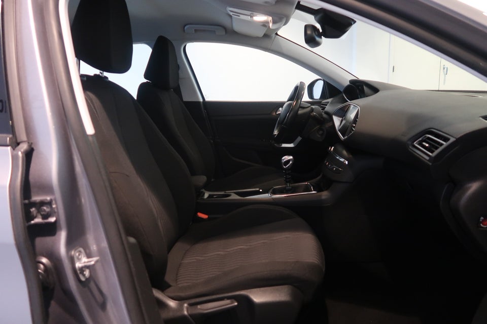 Peugeot 308 1,6 THP 125 Active 5d