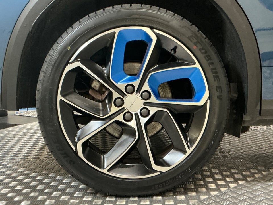 Lynk & Co 01 1,5 PHEV 5d