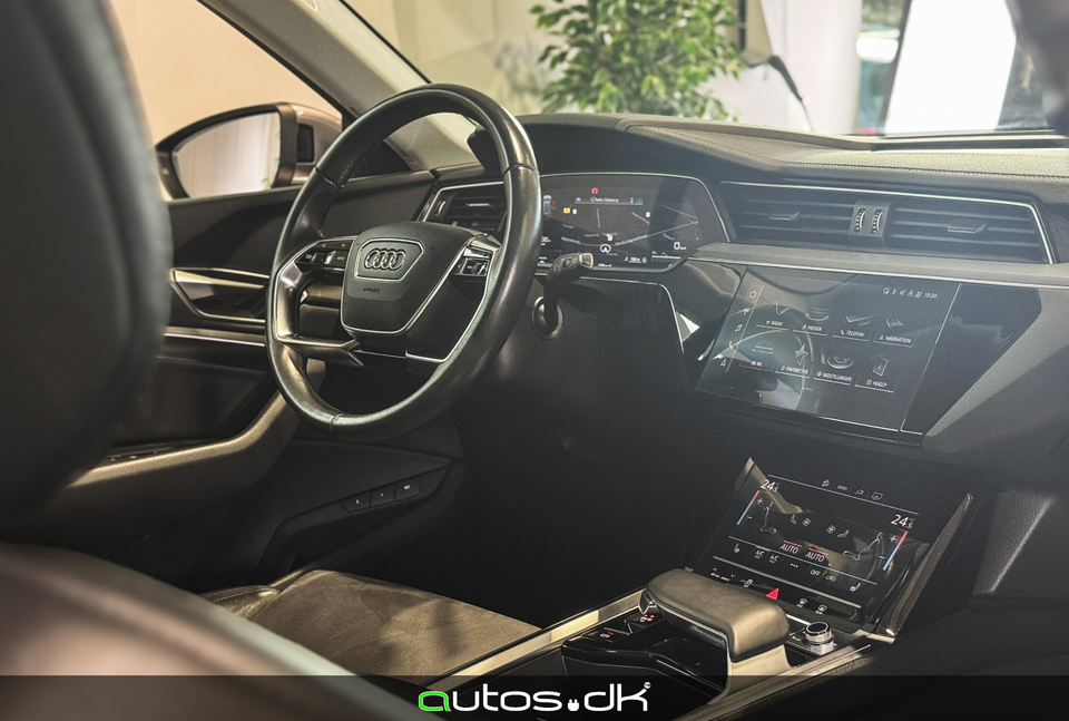 Audi e-tron 55 quattro 5d