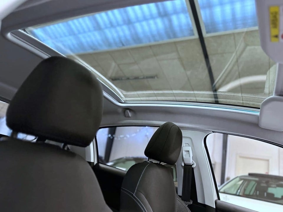 Peugeot 208 1,6 BlueHDi 100 Allure Sky 5d