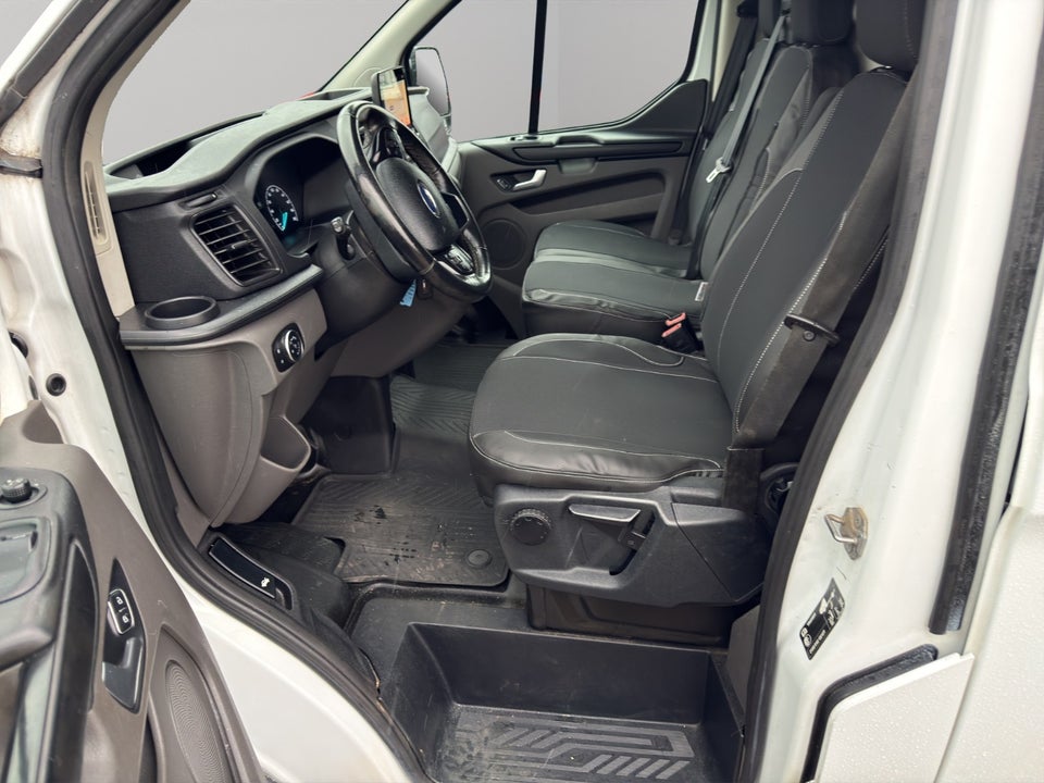 Ford Transit Custom 300 L1 2,0 TDCi 170 Limited aut.