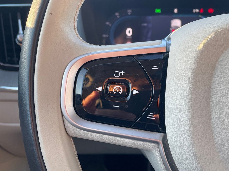 Volvo XC60 2,0 T6 ReCharge Ultra aut. AWD 5d