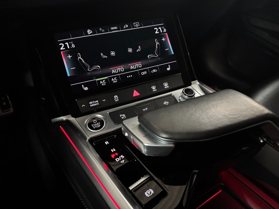 Audi Q8 e-tron 55 S-line quattro 5d