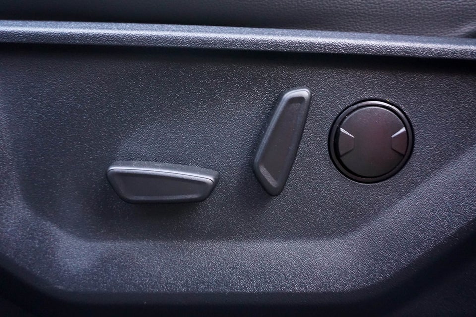 Ford F-150 123 Lightning Flash Extended Range 4d