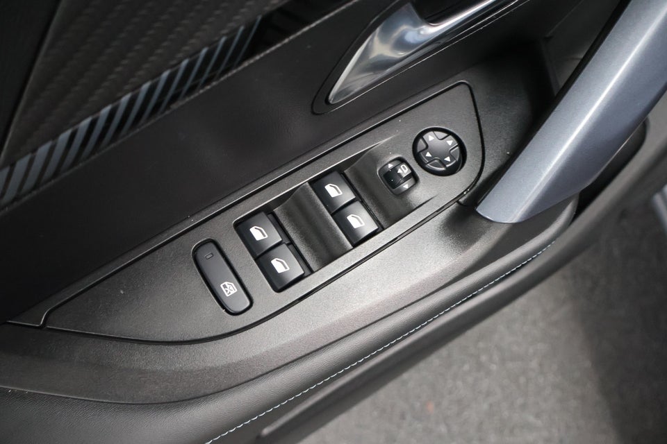 Peugeot 2008 1,2 PureTech 130 Allure 5d