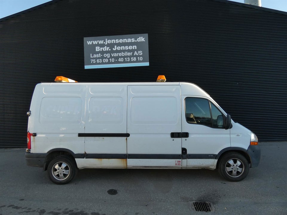 Renault Master T35 2,5 dCi 146 L3H2 4d