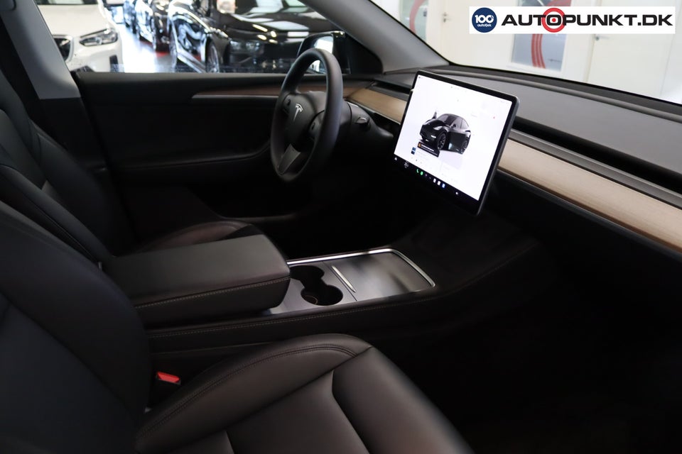 Tesla Model Y Long Range AWD 5d