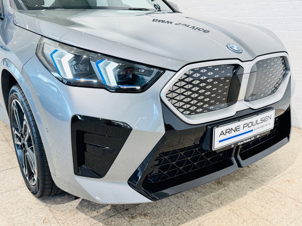 BMW iX2 eDrive20 M-Sport Premium 5d
