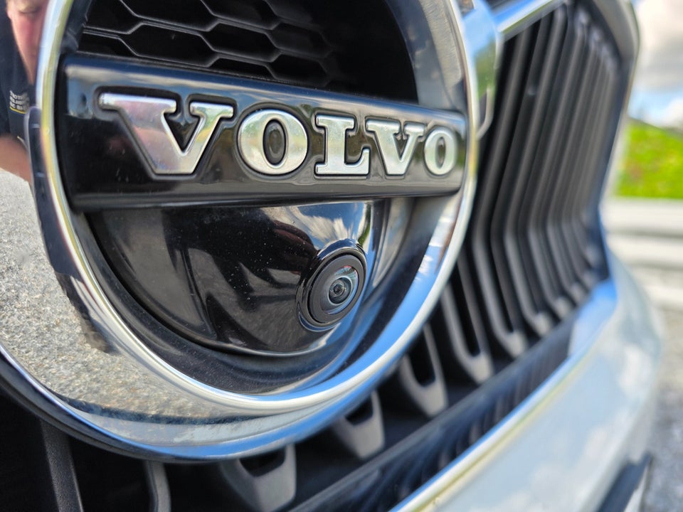 Volvo XC40 2,0 D4 190 Momentum aut. AWD 5d