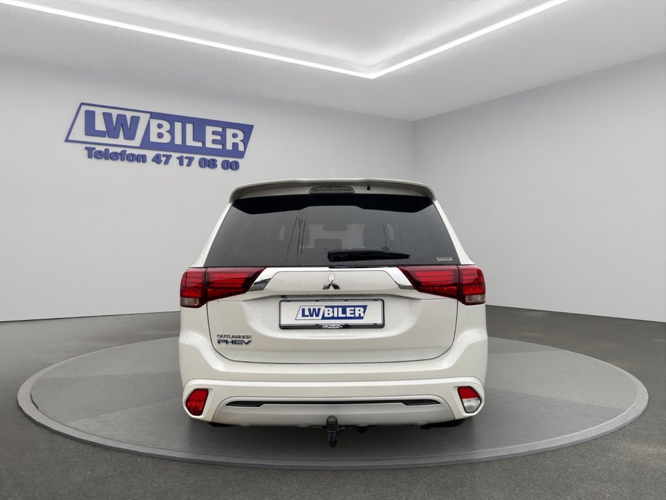 Mitsubishi Outlander 2,4 PHEV Inform CVT 4WD 5d