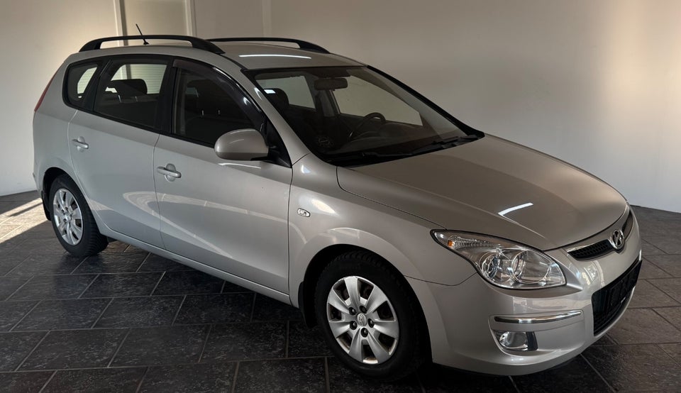 Hyundai i30 1,6 CRDi 115 Classic CW 5d