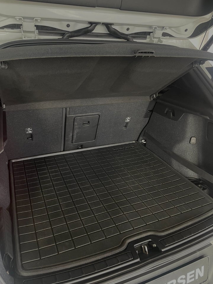 Volvo XC40 2,0 D4 190 Momentum aut. AWD 5d