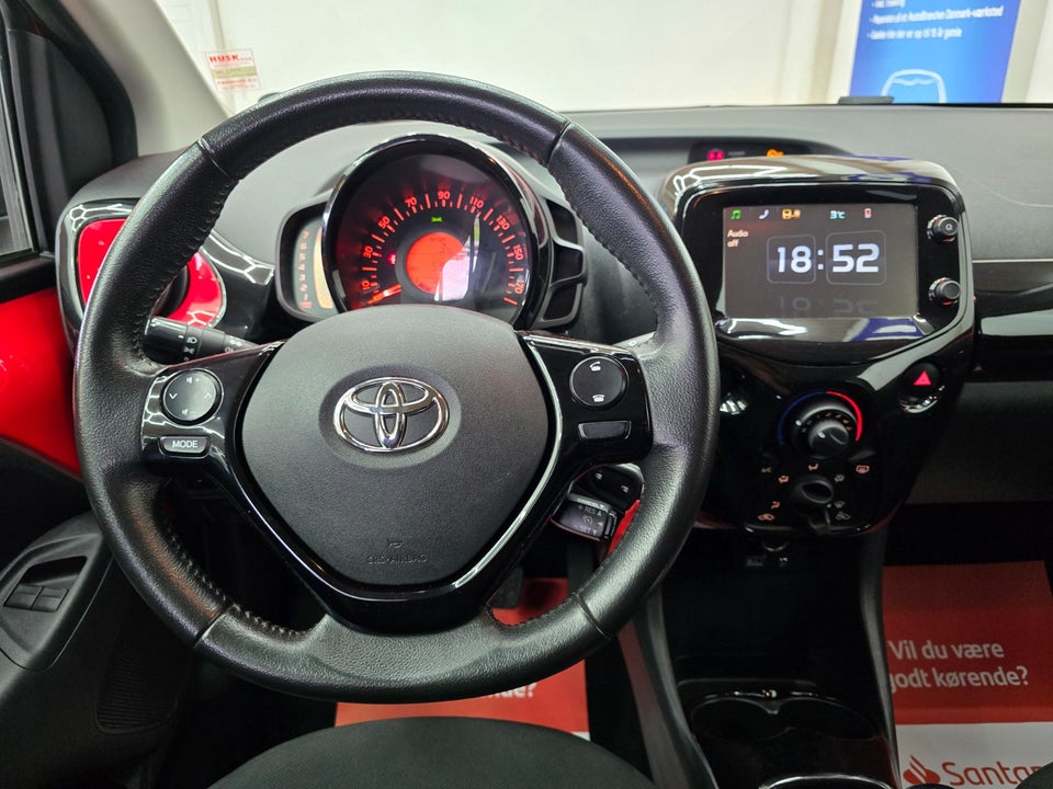 Toyota Aygo 1,0 VVT-i x-play 5d