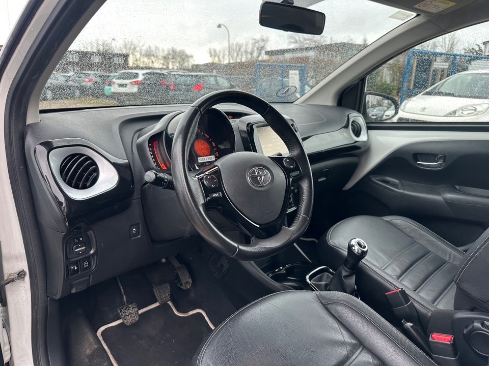 Toyota Aygo 1,0 VVT-i x-cellence 5d