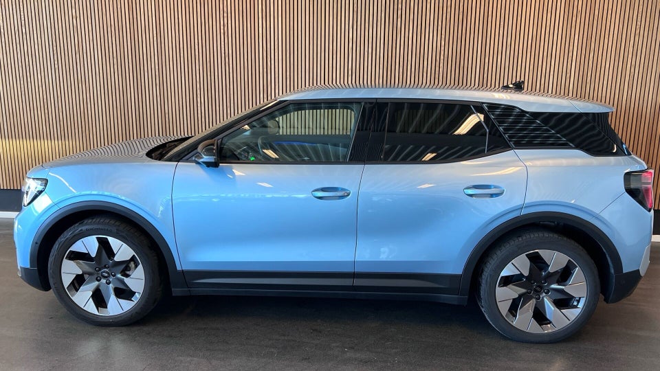 Ford Explorer 77 Premium Extended Range 5d