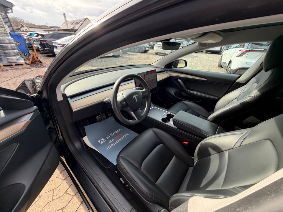 Tesla Model 3 Long Range RWD 4d