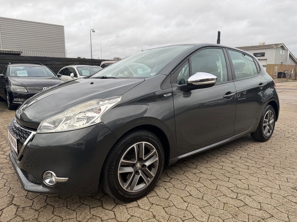 Peugeot 208 1,2 VTi Allure 5d