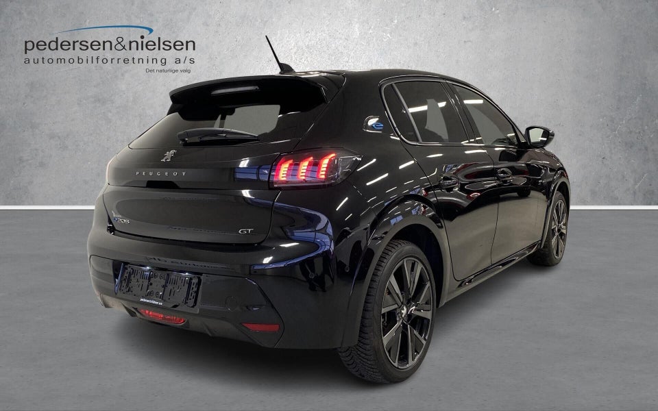 Peugeot e-208 50 GT 5d