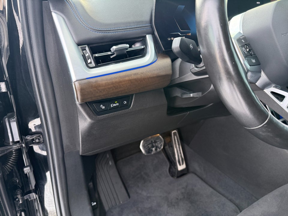 BMW iX1 xDrive30 Fully Charged M-Sport 5d