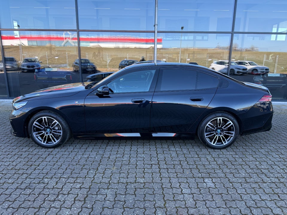BMW i5 eDrive40 M-Sport 4d
