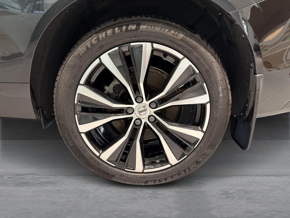 Volvo XC60 2,0 T6 ReCharge Ultimate Dark aut. AWD 5d