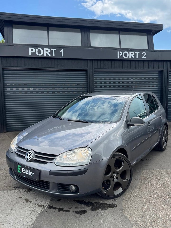 VW Golf V 1,9 TDi 105 Trendline DSG 5d