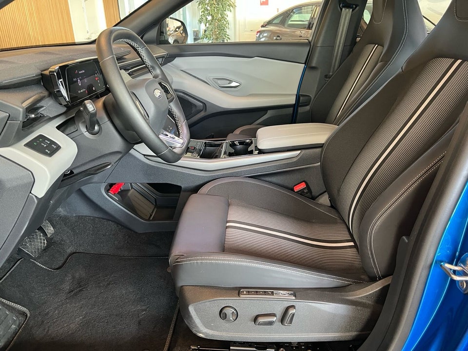 Ford Capri 77 Select Extended Range 5d