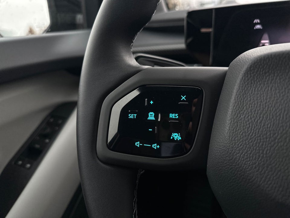 Ford Capri 82 Premium Extended Range 5d