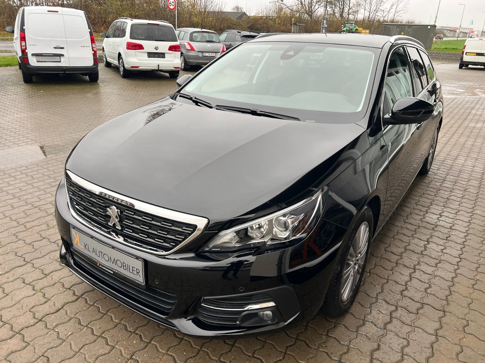 Peugeot 308 1,5 BlueHDi 130 Allure Sky SW 5d