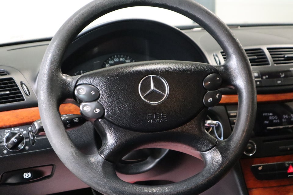 Mercedes E220 2,2 CDi Avantgarde stc. aut. 5d