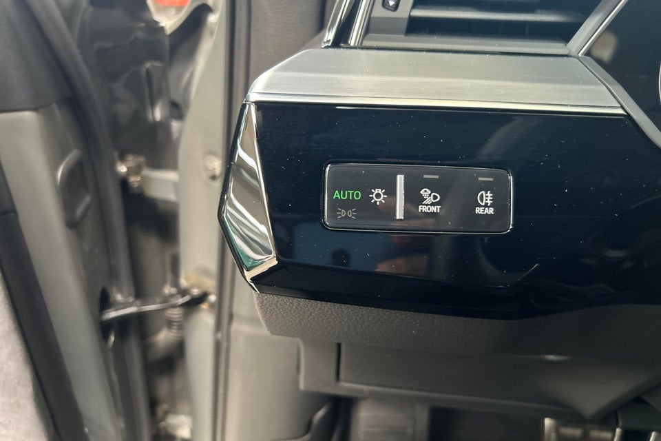 Audi Q8 e-tron 55 S-line quattro 5d