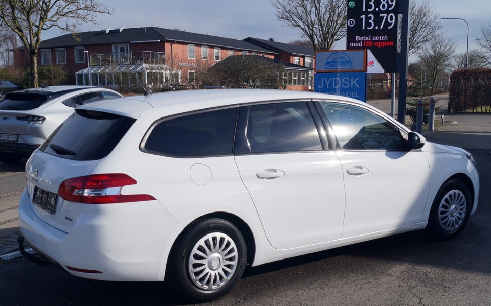 Peugeot 308 1,2 e-THP 110 Active SW 5d