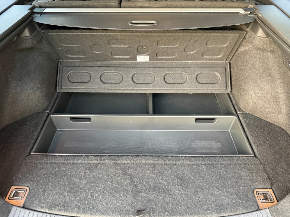 Hyundai i30 1,6 CRDi 110 Premium stc. 5d