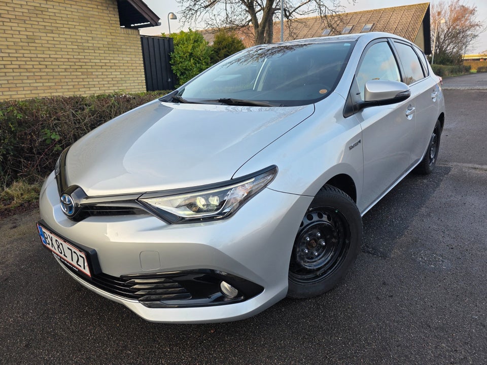 Toyota Auris 1,8 Hybrid H2 Selected CVT 5d