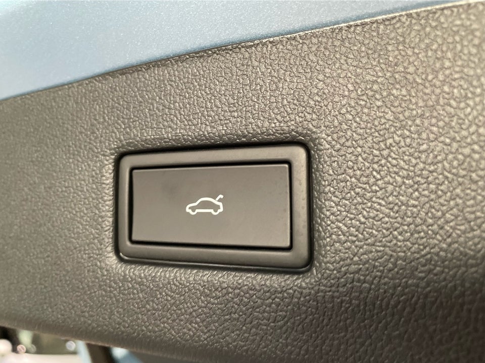 Ford Explorer 82 Premium Extended Range 5d