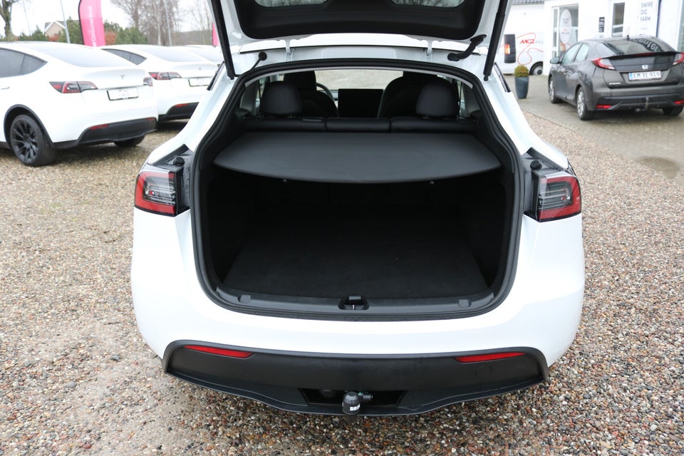 Tesla Model Y Long Range AWD 5d