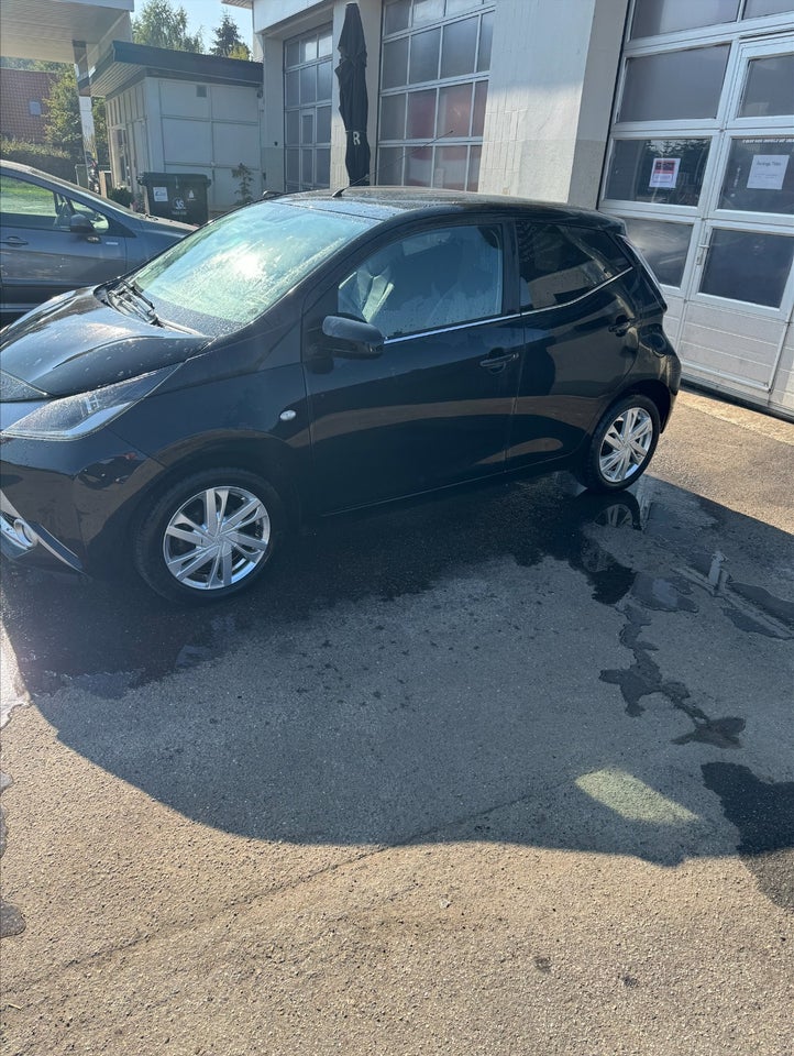 Toyota Aygo 1,0 VVT-i x-black II 5d