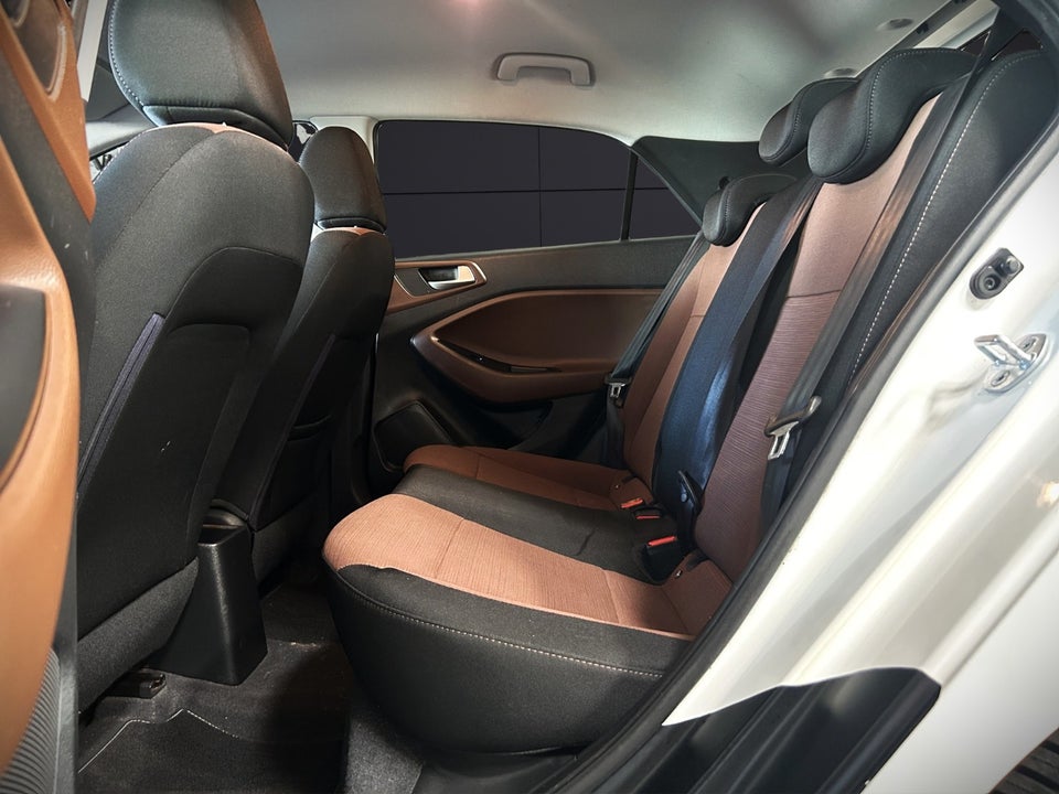 Hyundai i20 1,4 Trend 5d