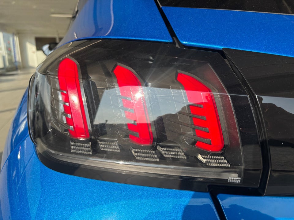 Peugeot e-208 50 GT 5d