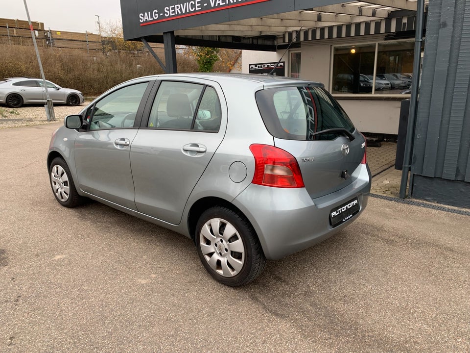 Toyota Yaris 1,3 Luna 5d