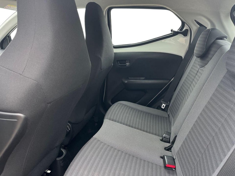 Toyota Aygo 1,0 VVT-i x-plore 5d