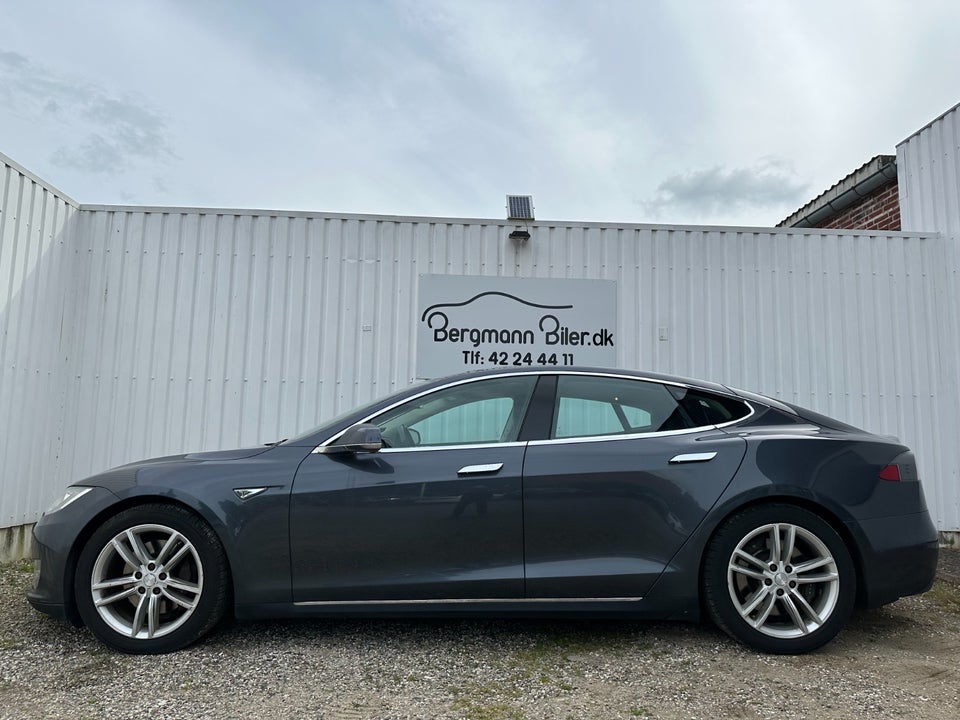 Tesla Model Y Long Range AWD 5d