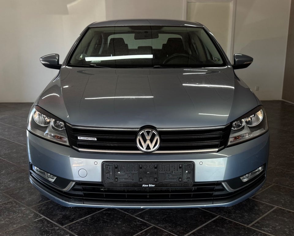 VW Passat 1,6 TDi 105 Trendline BMT 4d
