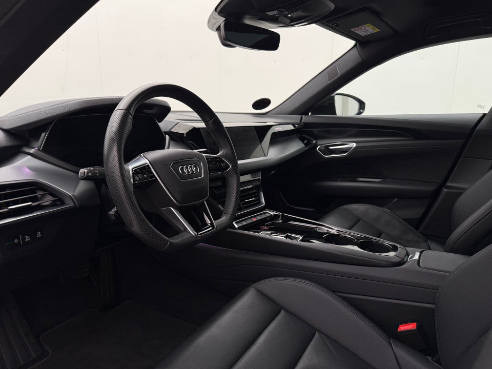 Audi e-tron GT quattro 4d