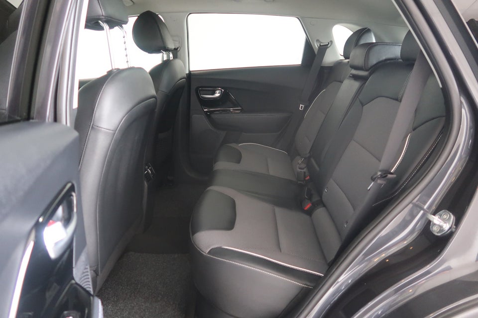 Kia e-Niro 64 Advance 5d