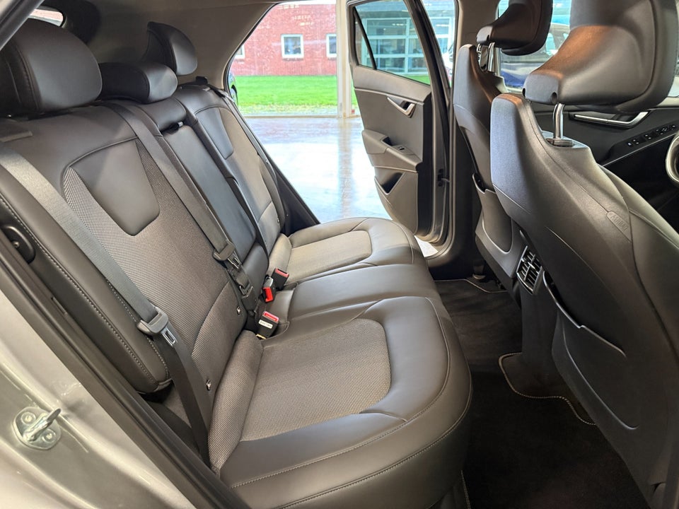 Kia Niro 64 EV Upgrade 5d