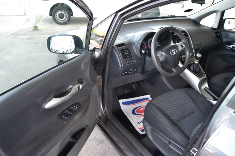Toyota Auris 1,6 T2 5d